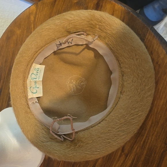 Vintage Gene Doris Womens FUR Tan Brim Church DERBY HAT Neutral 1940\'s